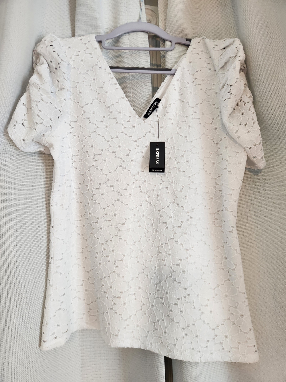 New Express White Eyelet V-Neck Puff Gathered Sleeve Dressy Top Shirt, Medium